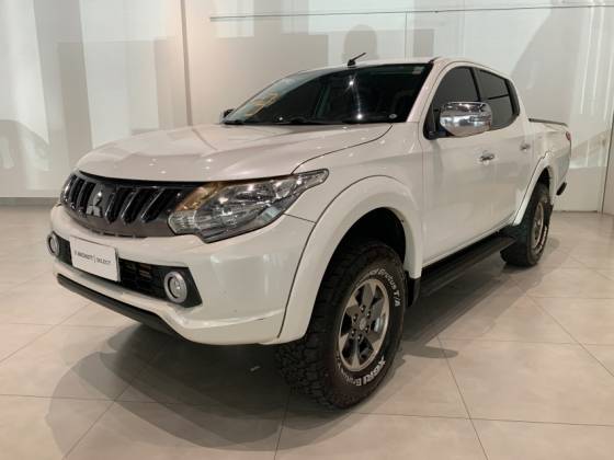 MITSUBISHI L200 TRITON 2.4 16V TURBO DIESEL SPORT HPE CD 4P 4X4 AUTOMÁTICO